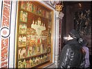 У иконы Новомучеников У иконы Новомучеников