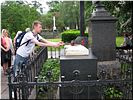 Цветы герою 1812 года Цветы герою 1812 года