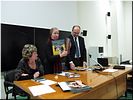 Вручение книг и сувениров Вручение книг и сувениров