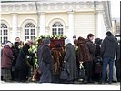 Приложиться к святыне Приложиться к святыне