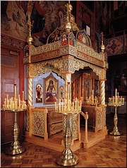 Сан-Франциско, Калифорния. Кафедральный собор иконы Божией Матери Всех скорбящих Радость. Рака с мощами святителя Иоанна Сан-Франциско, Калифорния. Кафедральный собор иконы Божией Матери Всех скорбящих Радость. Рака с мощами святителя Иоанна
