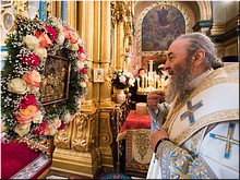 В праздник иконы Божьей Матери «Живоносный Источник» митрополит Онуфрий совершил Божественную Литургию в Почаевской Лавре, 21.04.2017 В праздник иконы Божьей Матери «Живоносный Источник» митрополит Онуфрий совершил Божественную Литургию в Почаевской Лавре, 21.04.2017