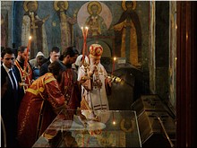 В день Радоницы Предстоятель Русской Церкви совершил Литургию, заупокойную литию и каждение у надгробий, находящихся в Архангельском соборе Кремля, 17.04.2018 В день Радоницы Предстоятель Русской Церкви совершил Литургию, заупокойную литию и каждение у надгробий, находящихся в Архангельском соборе Кремля, 17.04.2018