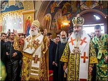 В день памяти преподобного Кукши два Предстоятеля совершили Божественную Литургию в Успенском монастыре Одессы при участии тысяч верующих, 29.09.2018 В день памяти преподобного Кукши два Предстоятеля совершили Божественную Литургию в Успенском монастыре Одессы при участии тысяч верующих, 29.09.2018