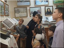 В ходе посещения Аносина Борисоглебского монастыря в праздник Крещения дети из социально-реабилитационного центра побывали в музее, теплице и подсобном хозяйстве, 19.01.2019 В ходе посещения Аносина Борисоглебского монастыря в праздник Крещения дети из социально-реабилитационного центра побывали в музее, теплице и подсобном хозяйстве, 19.01.2019