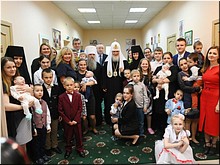Святейший Патриарх Кирилл посетил Свято-Владимирскую школу и Центр помощи молодым мамам при Воскресенском Новодевичьем монастыре, 31.05.2019 Святейший Патриарх Кирилл посетил Свято-Владимирскую школу и Центр помощи молодым мамам при Воскресенском Новодевичьем монастыре, 31.05.2019
