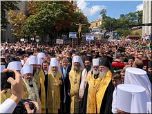 300 тысяч верующих Украинской Православной Церкви приняли участие в Крестном ходе в канун Дня Крещения Руси, 27.07.2019 300 тысяч верующих Украинской Православной Церкви приняли участие в Крестном ходе в канун Дня Крещения Руси, 27.07.2019