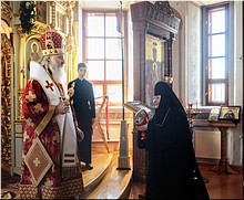 Архиепископ Феогност передал Патриаршее поздравление настоятельнице Аносина монастыря по случаю 60-летия со дня рождения, 23.04.2020 Архиепископ Феогност передал Патриаршее поздравление настоятельнице Аносина монастыря по случаю 60-летия со дня рождения, 23.04.2020