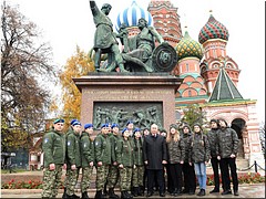 В День народного единства Президент России и Предстоятель Русской Церкви возложили цветы к памятнику Минину и Пожарскому на Красной площади, 04.11.2020 В День народного единства Президент России и Предстоятель Русской Церкви возложили цветы к памятнику Минину и Пожарскому на Красной площади, 04.11.2020
