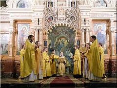В Неделю святых праотец митрополит Варсонофий совершил Божественную литургию в храме «Спас-на-Крови», 27.12.2020 В Неделю святых праотец митрополит Варсонофий совершил Божественную литургию в храме «Спас-на-Крови», 27.12.2020