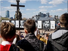 Посвящённая детям Донбасса фотовыставка открылась у Храма-на-Крови в Екатеринбурге, 08.05.2022 Посвящённая детям Донбасса фотовыставка открылась у Храма-на-Крови в Екатеринбурге, 08.05.2022