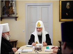 Святейший Патриарх Кирилл провёл заседание Архиерейского совета Московской митрополии в Новодевичьем монастыре и посетил церковный музей обители, 17.11.2022 Святейший Патриарх Кирилл провёл заседание Архиерейского совета Московской митрополии в Новодевичьем монастыре и посетил церковный музей обители, 17.11.2022